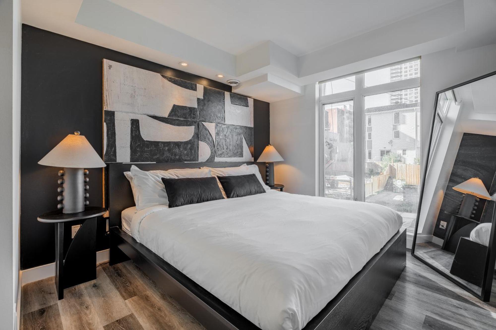 Westview Luxury Suites Ottawa Exterior photo