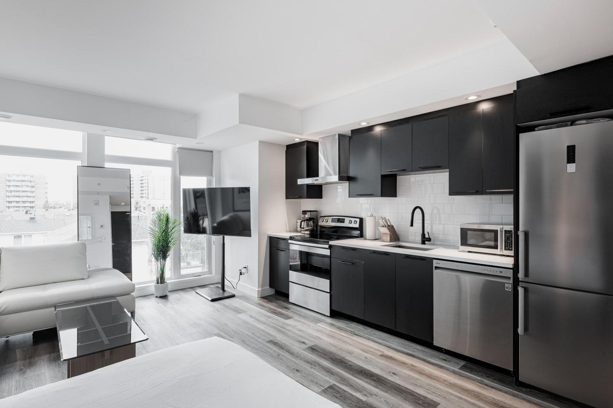 Westview Luxury Suites Ottawa Exterior photo