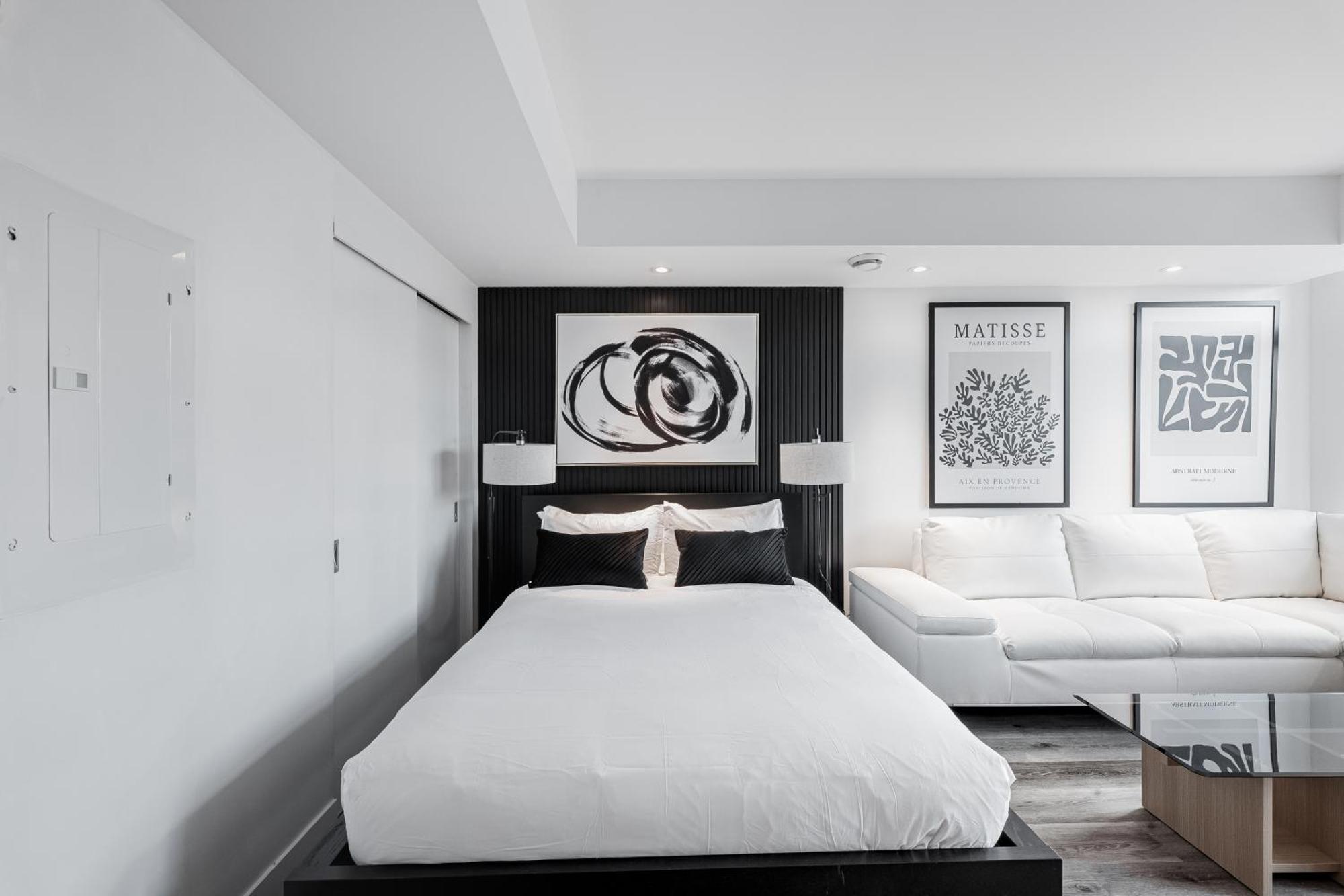 Westview Luxury Suites Ottawa Exterior photo