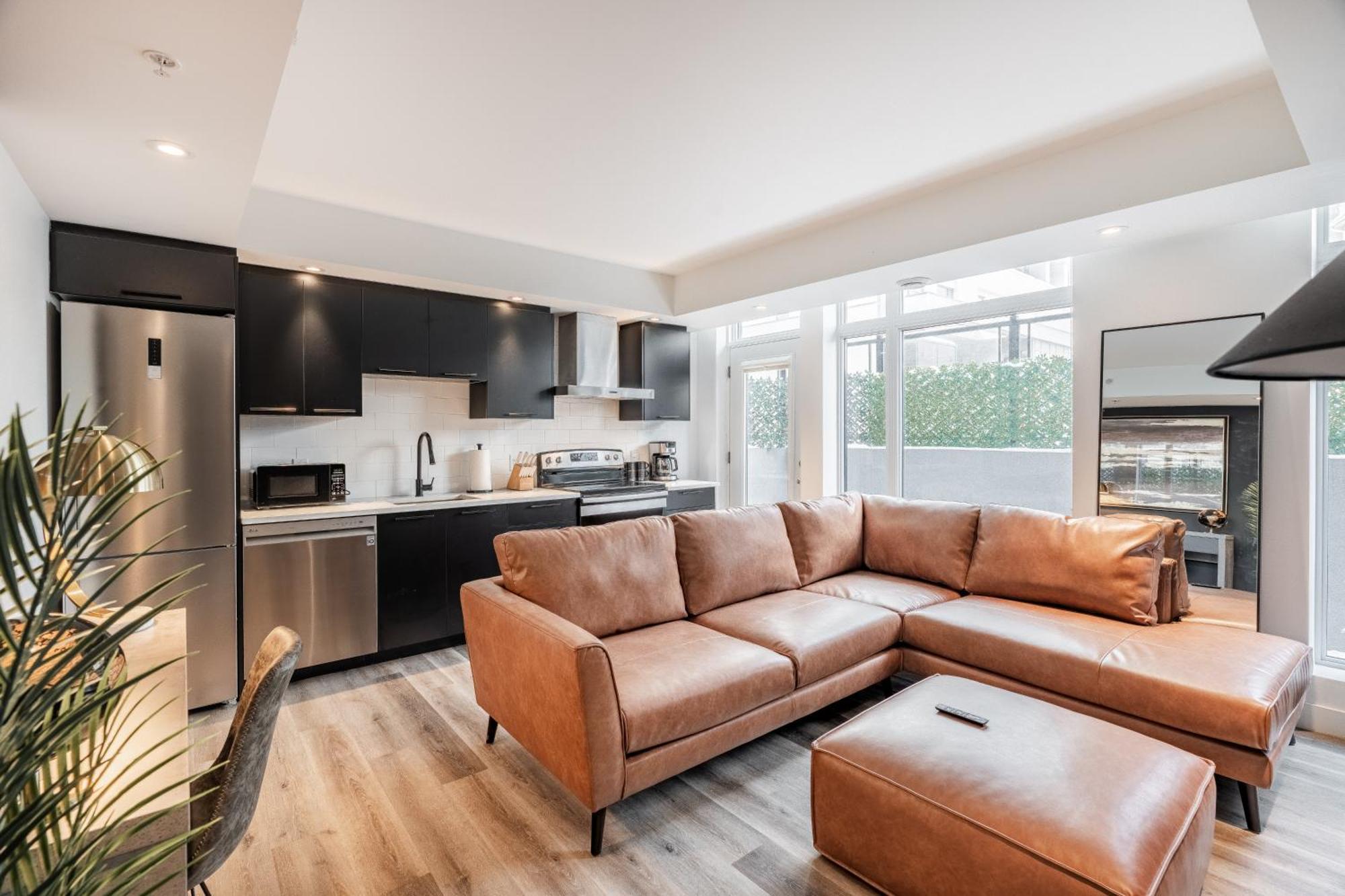 Westview Luxury Suites Ottawa Exterior photo