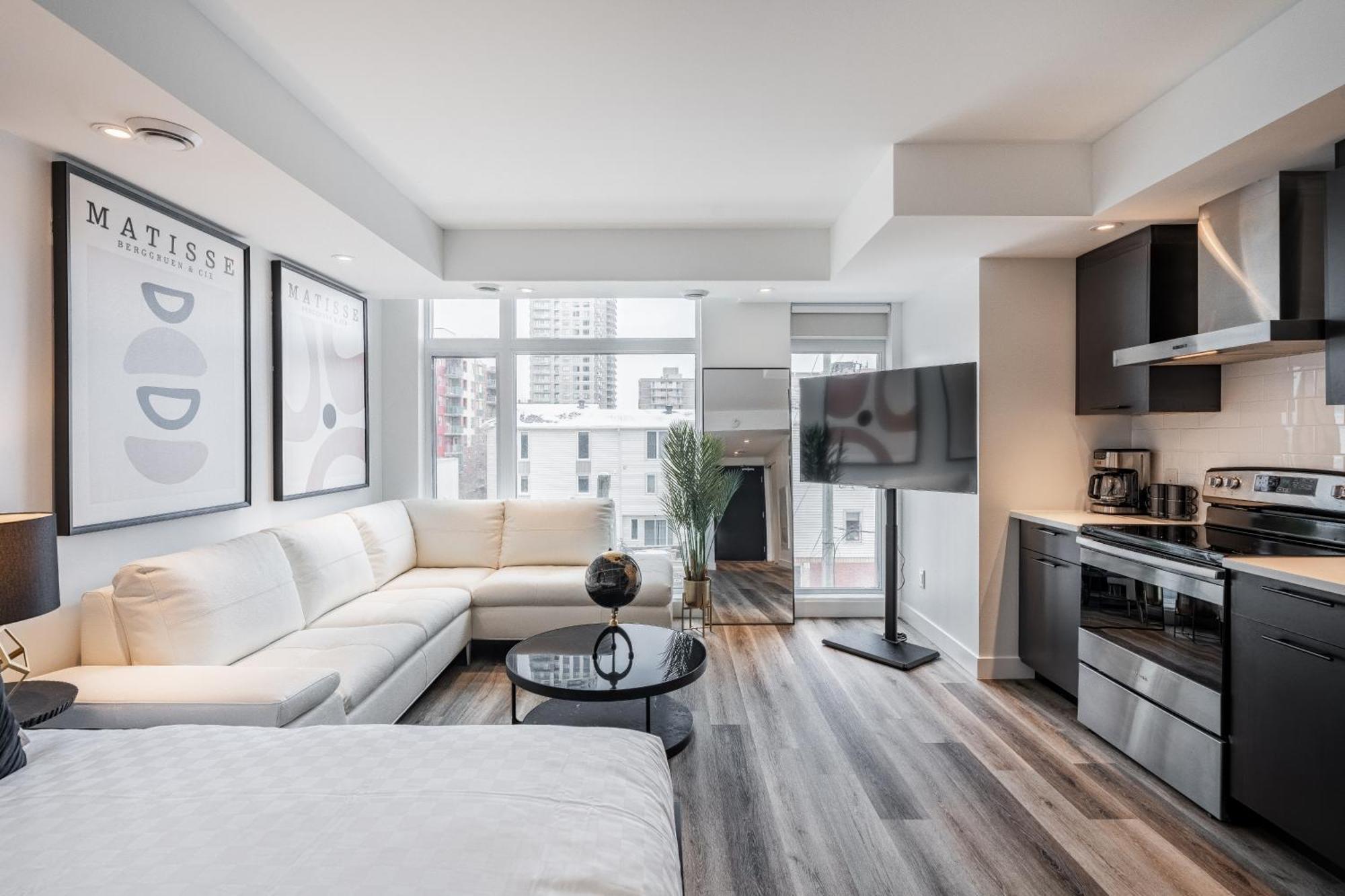 Westview Luxury Suites Ottawa Exterior photo