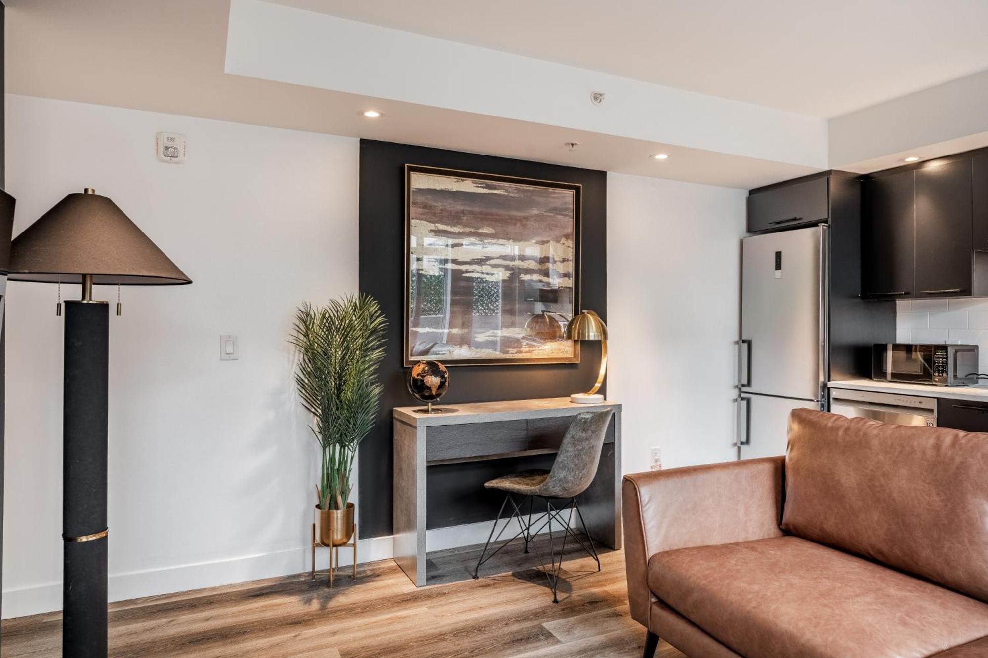 Westview Luxury Suites Ottawa Exterior photo